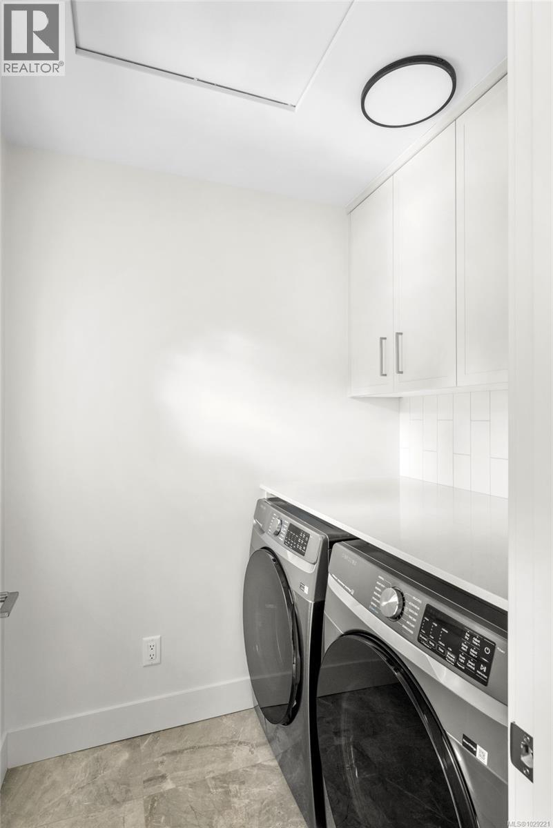 3419 Horizon Terr, Langford