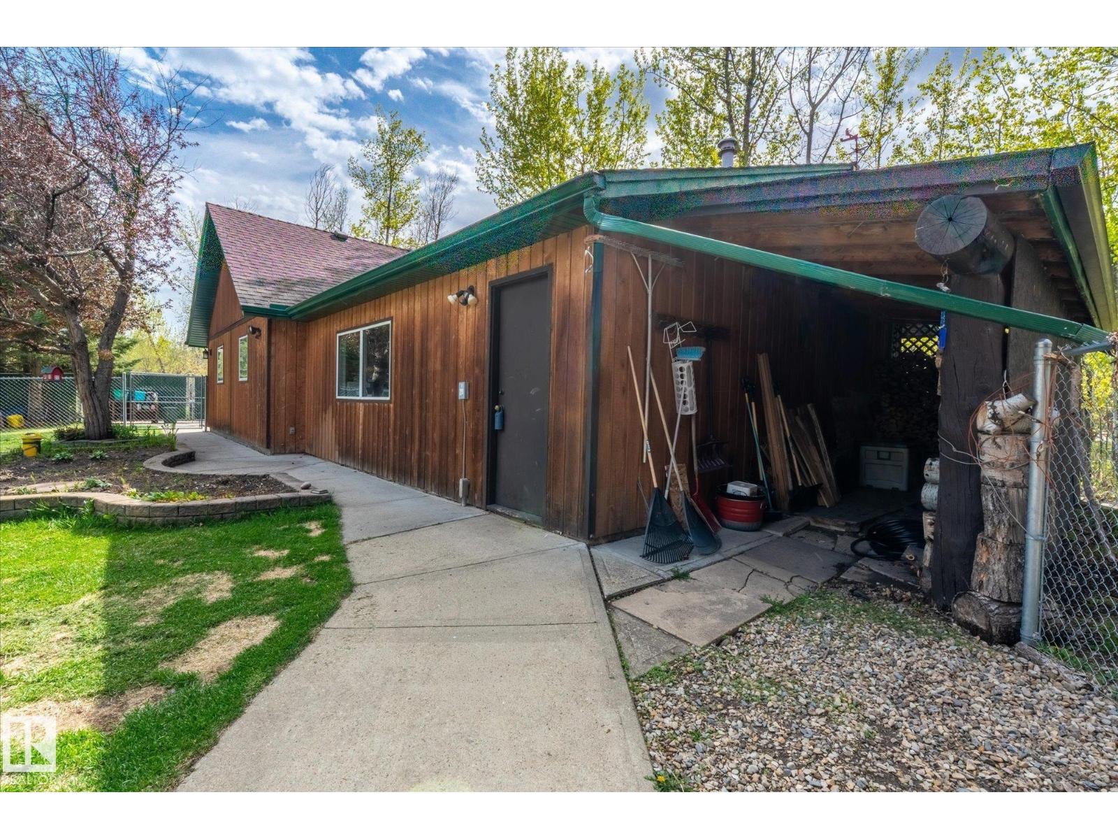 11 53001 RGE ROAD 53 - 57