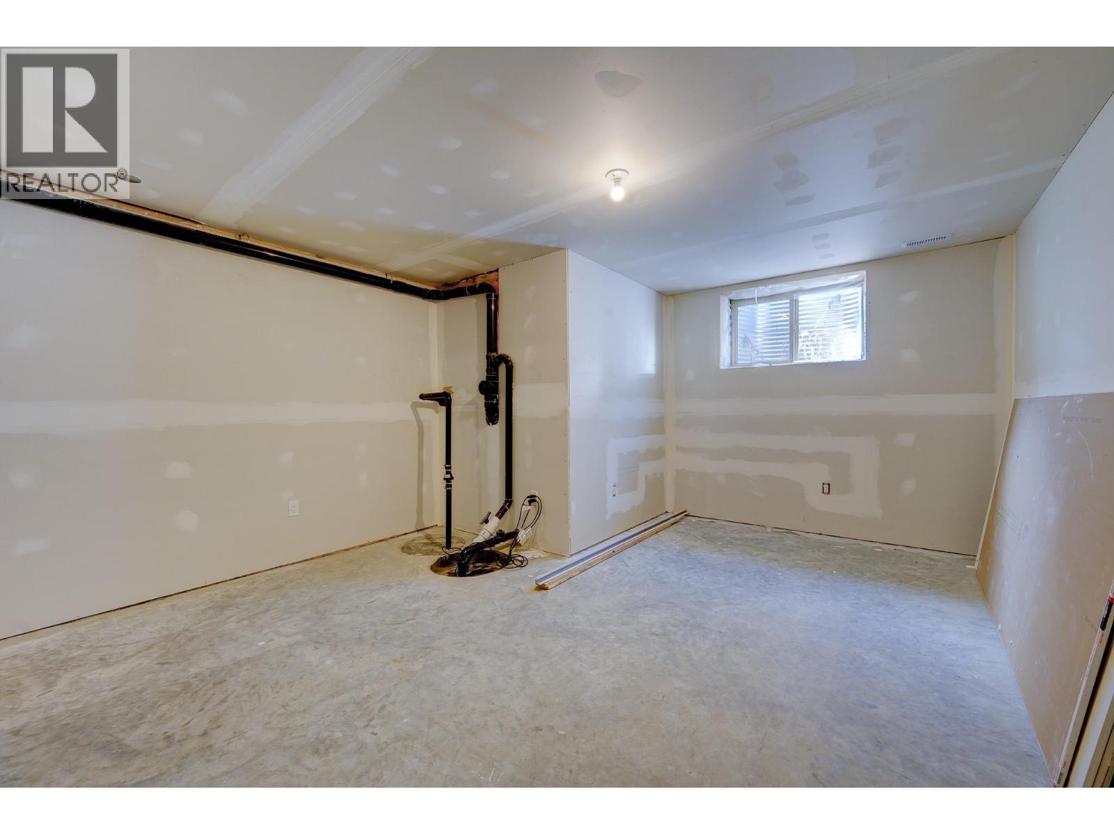 #2 220 Shepherd Road - 16