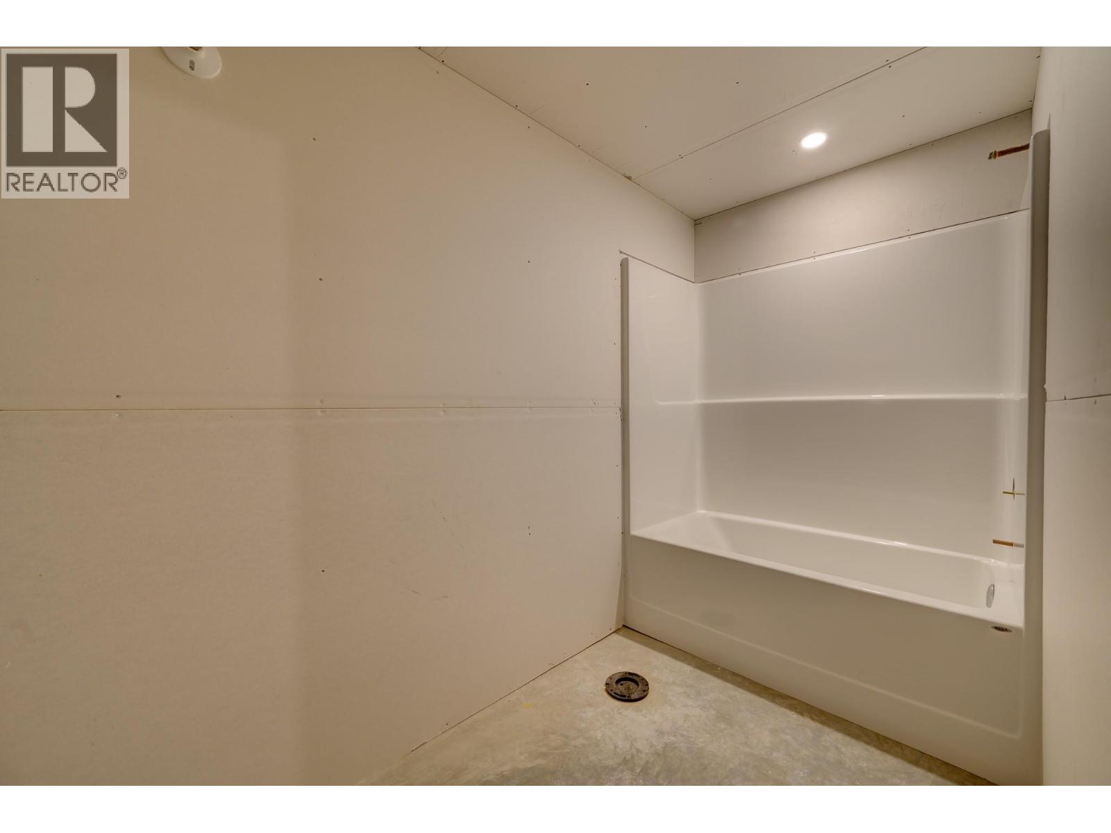 #2 220 Shepherd Road - 17