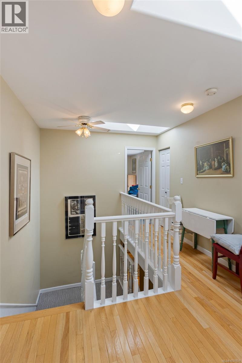 627 Downey Rd - 19
