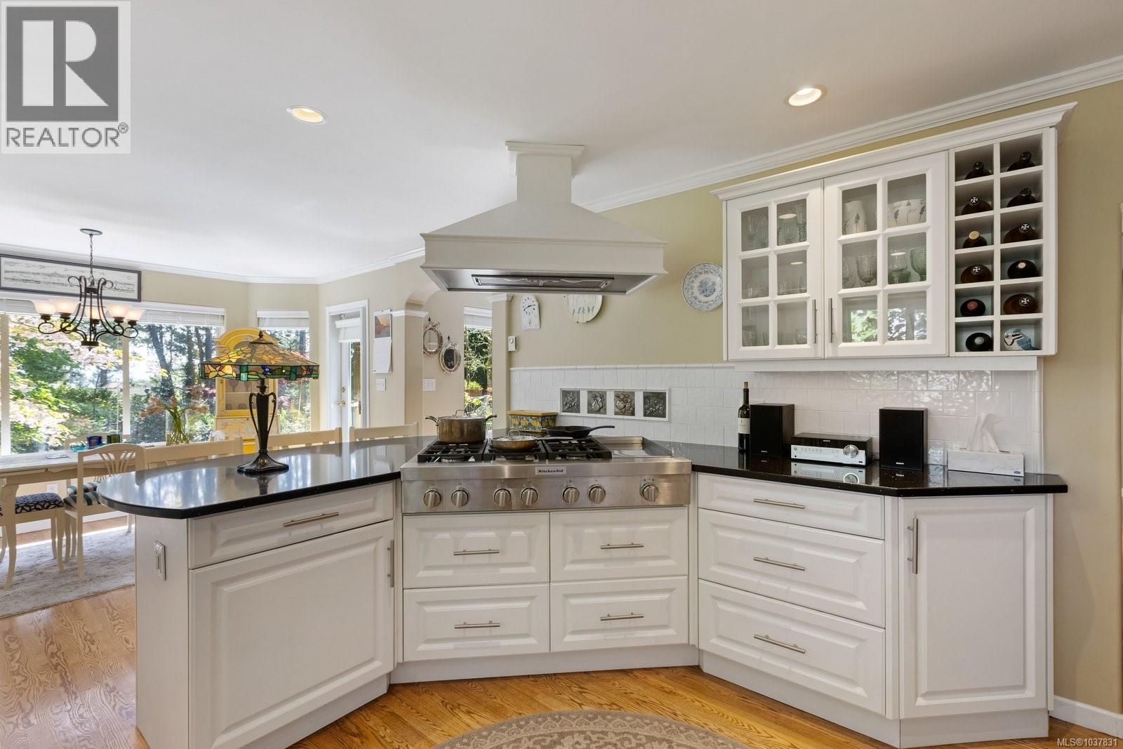 627 Downey Rd - 9