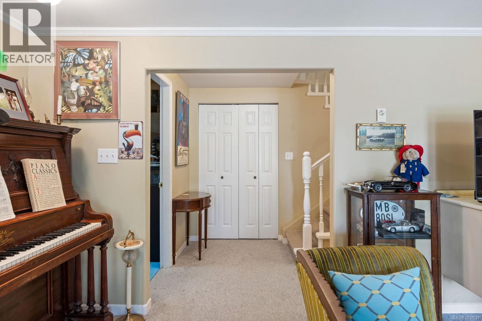 627 Downey Rd - 26