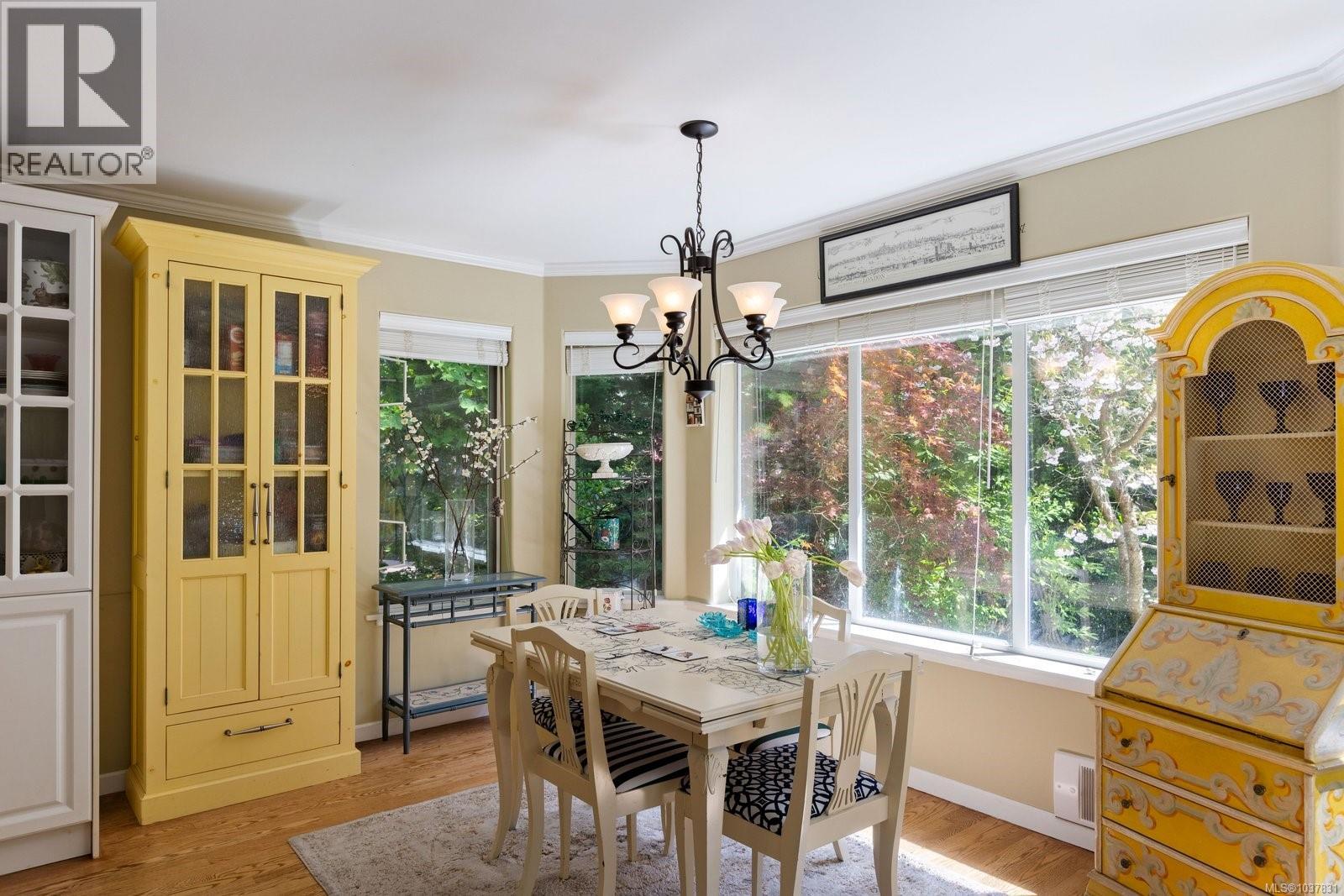 627 Downey Rd - 10