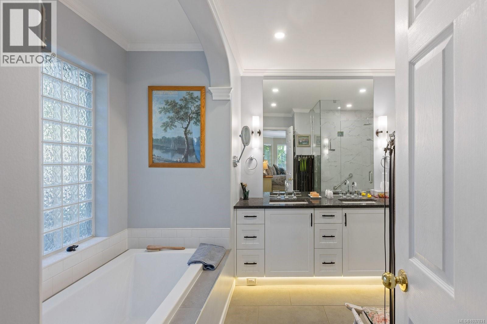 627 Downey Rd - 13