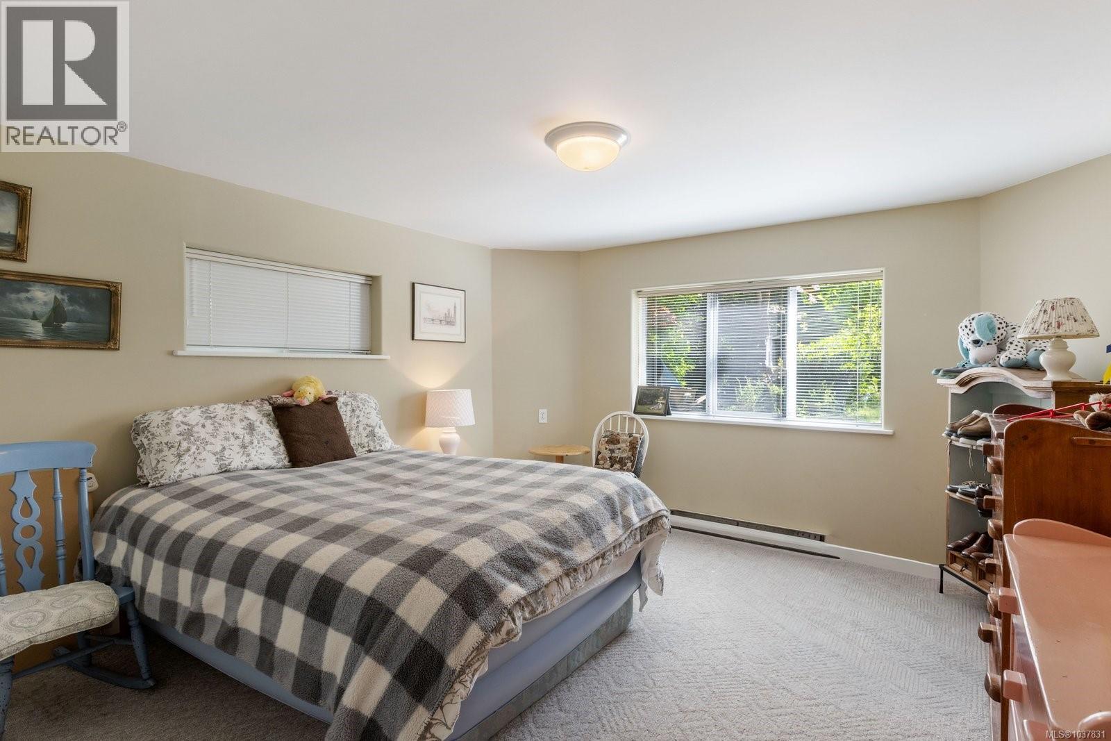 627 Downey Rd - 27