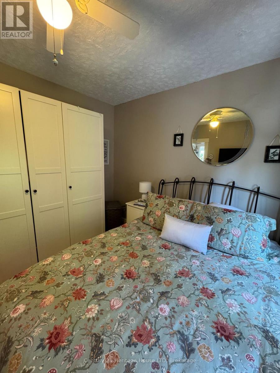 87 MARGERY ROAD - 19