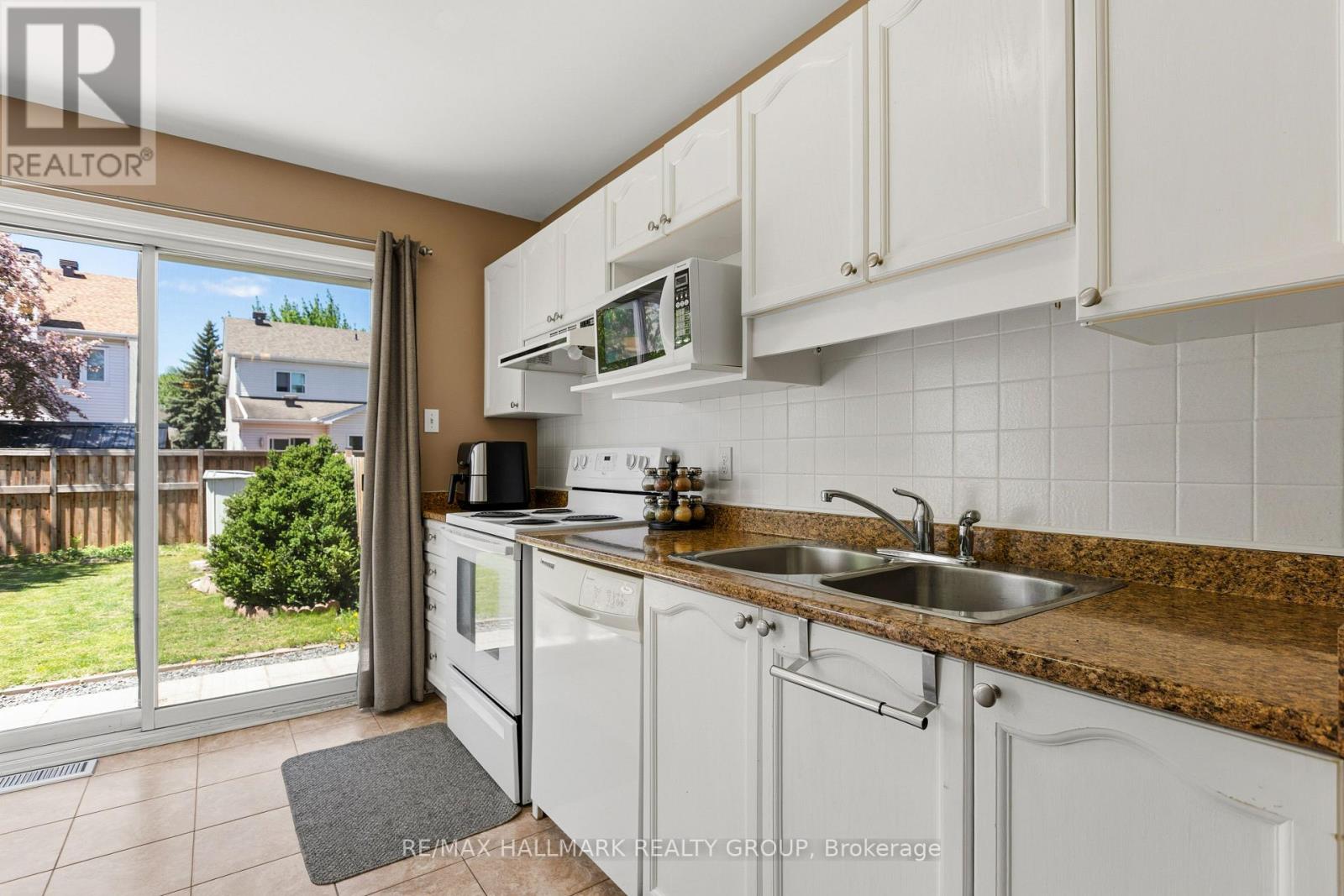 290 STONEWAY DRIVE - 11