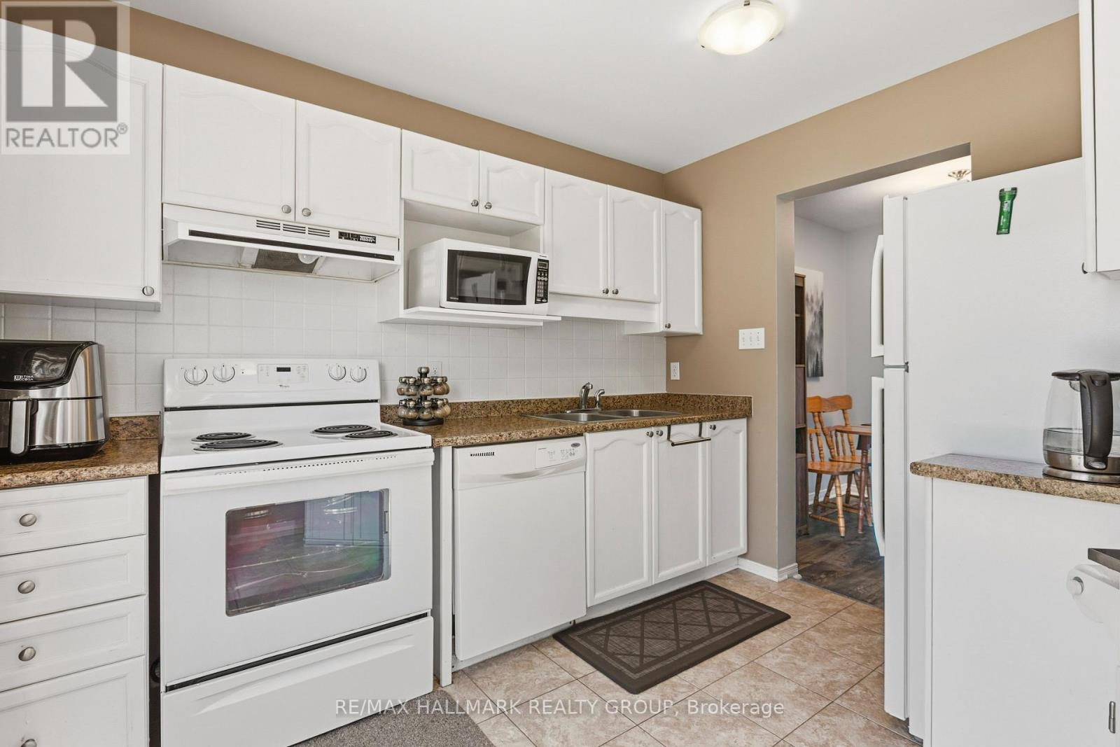 290 STONEWAY DRIVE - 12