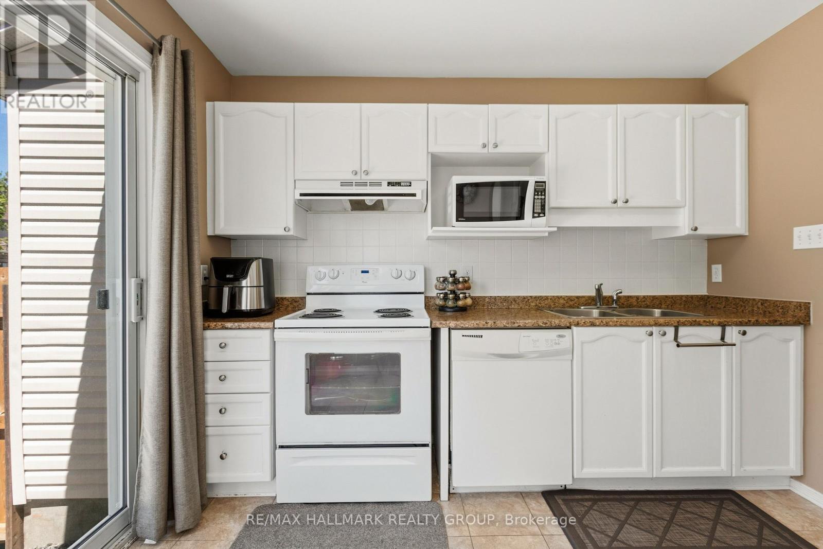 290 STONEWAY DRIVE - 13