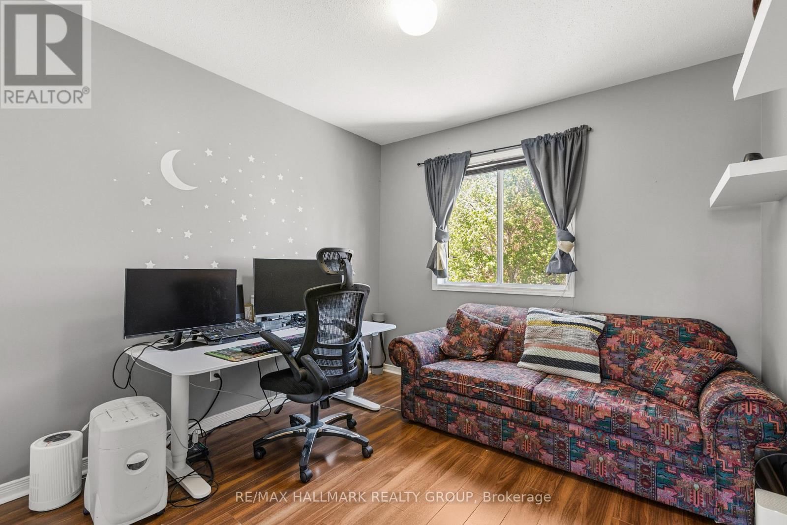290 STONEWAY DRIVE - 23