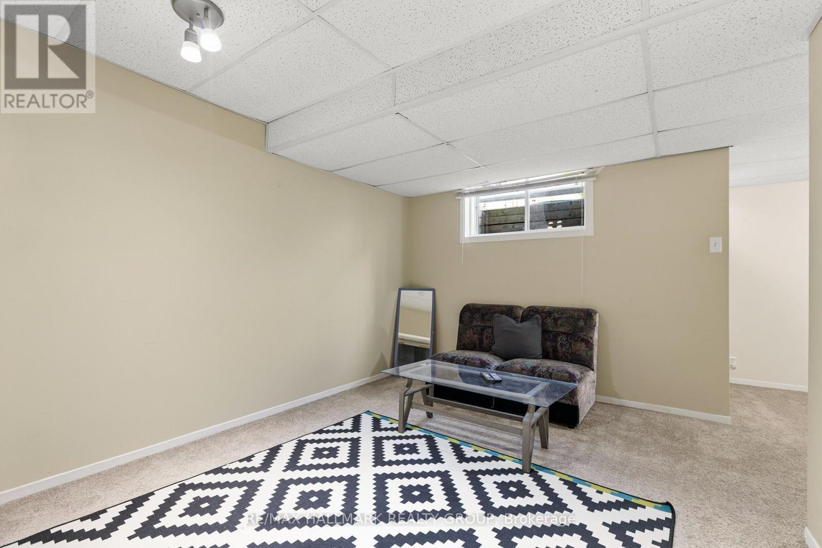 290 STONEWAY DRIVE - 24