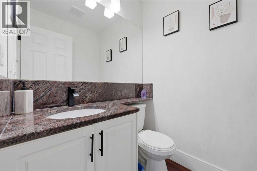 106 Sunvista Crescent SE - 17