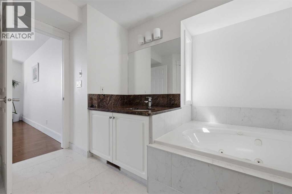 106 Sunvista Crescent SE - 24
