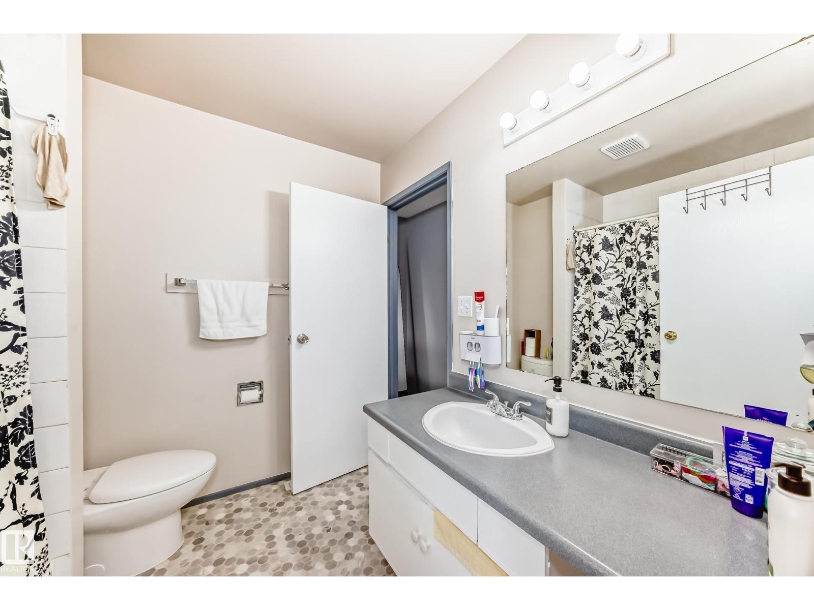 214A WARWICK RD NW - 15