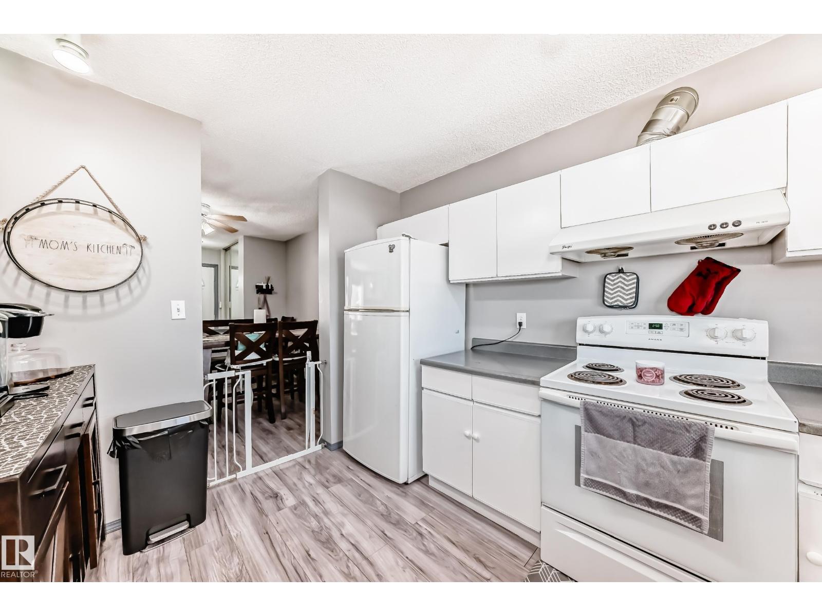 214A WARWICK RD NW - 8