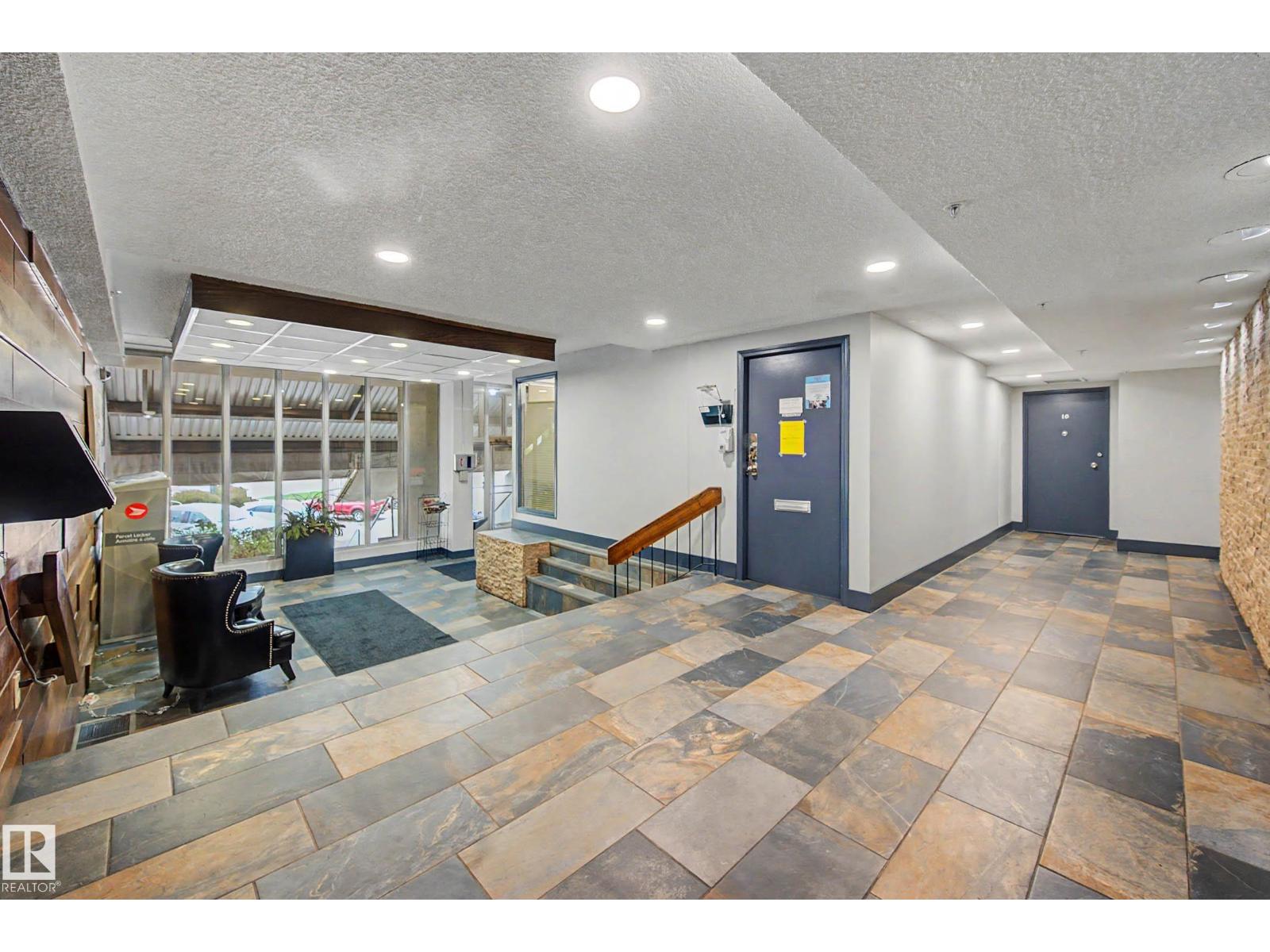#160 8735 165 ST NW - 19