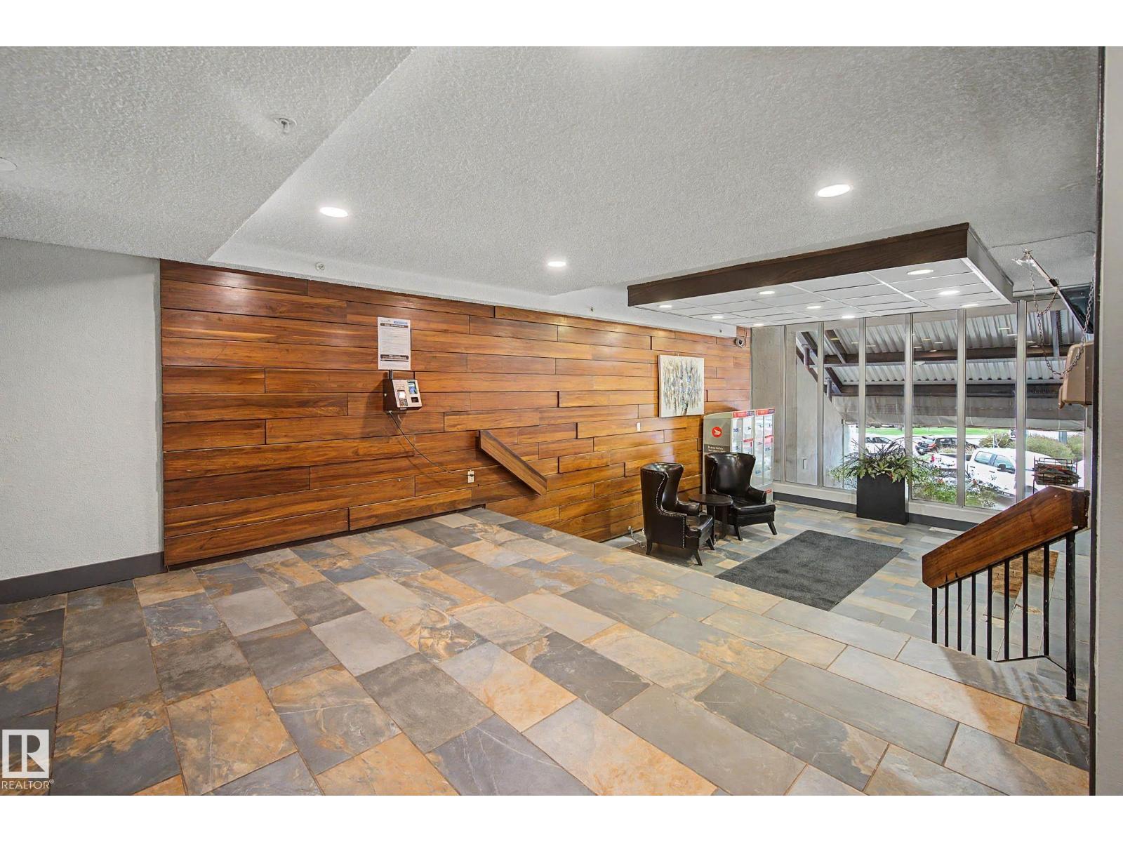 #160 8735 165 ST NW - 20