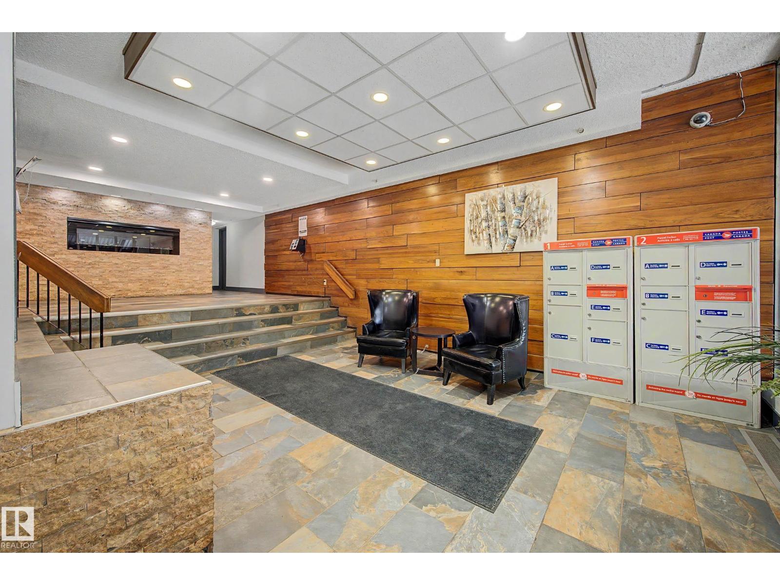 #160 8735 165 ST NW - 21