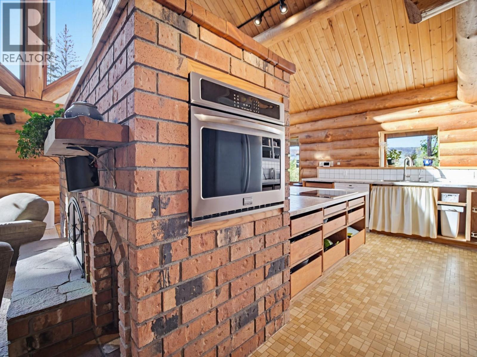 3330 Henderson Road - 12