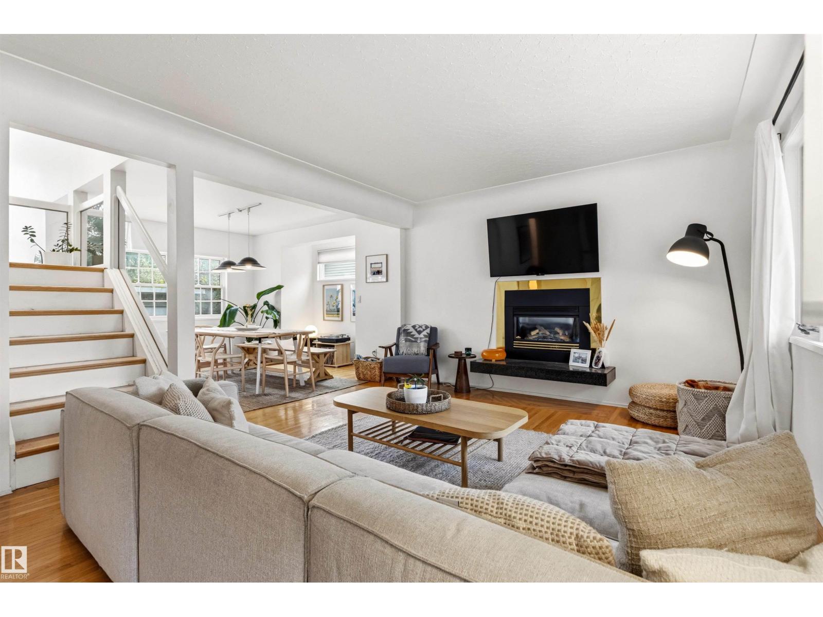 11415 73 AV NW - 11