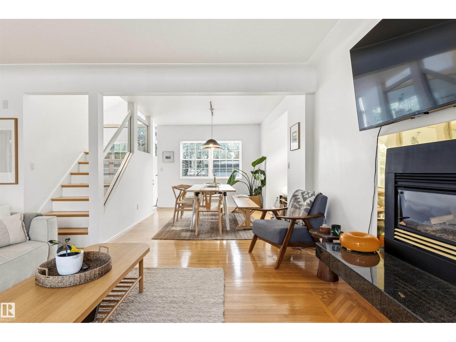 11415 73 AV NW - 8