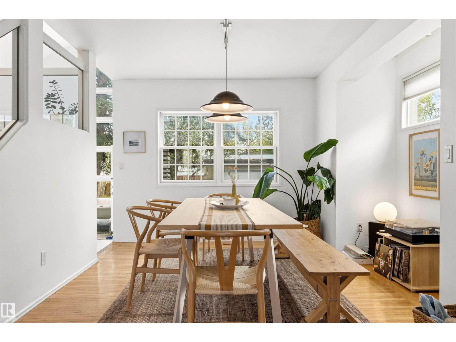 11415 73 AV NW - 13