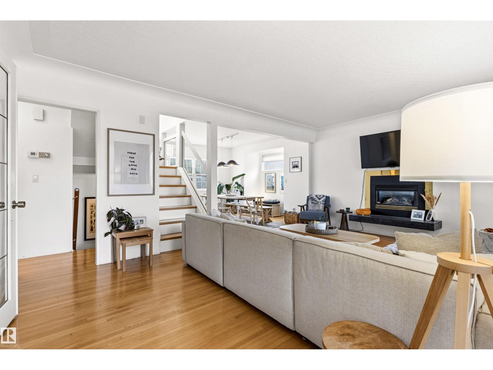 11415 73 AV NW - 12