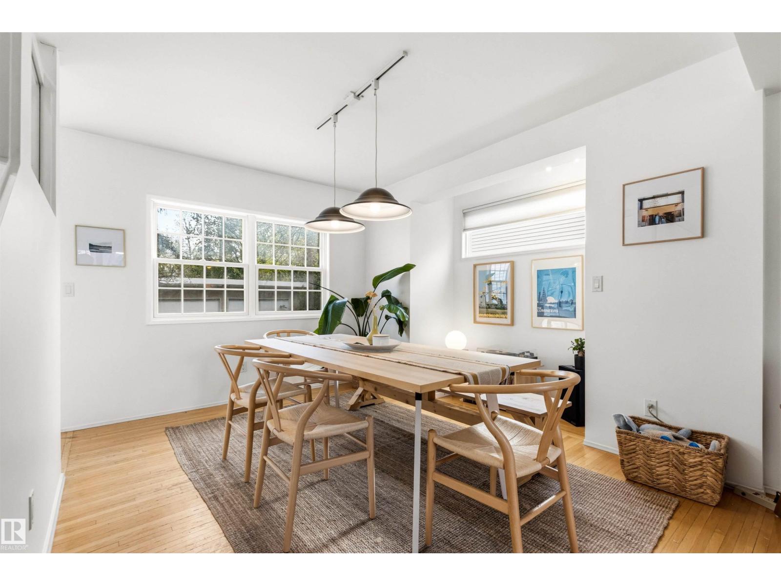 11415 73 AV NW - 9
