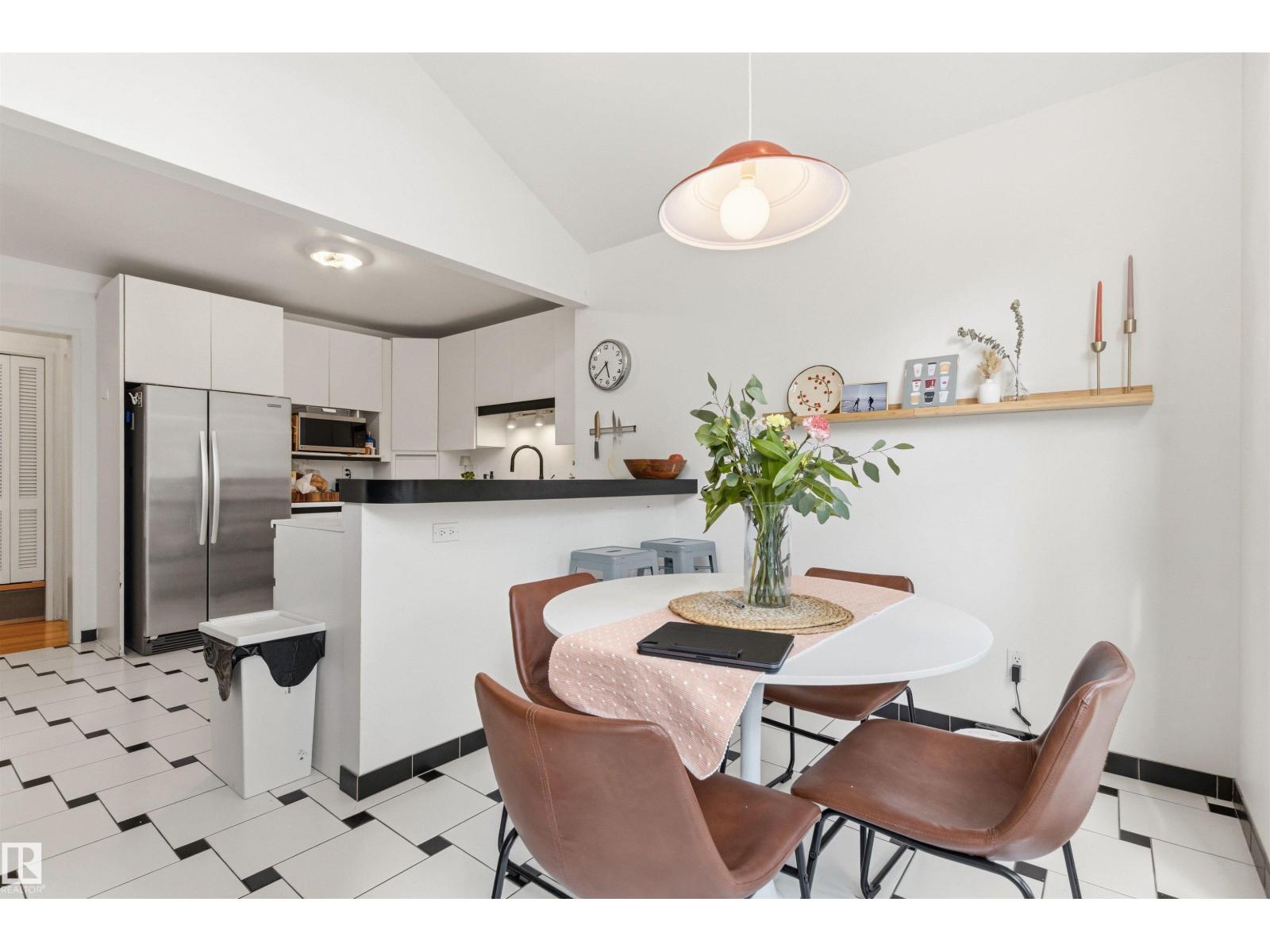 11415 73 AV NW - 19