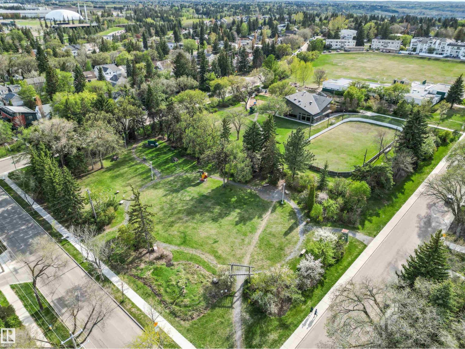 11415 73 AV NW - 69