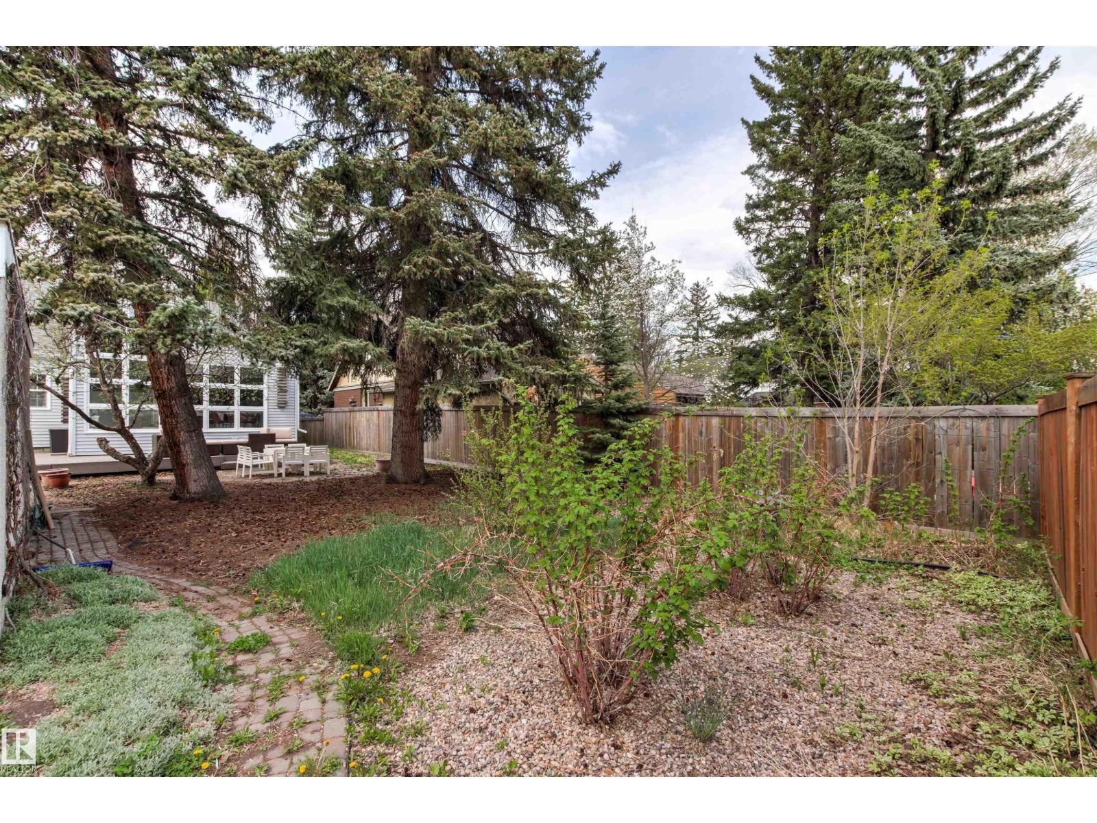 11415 73 AV NW - 52