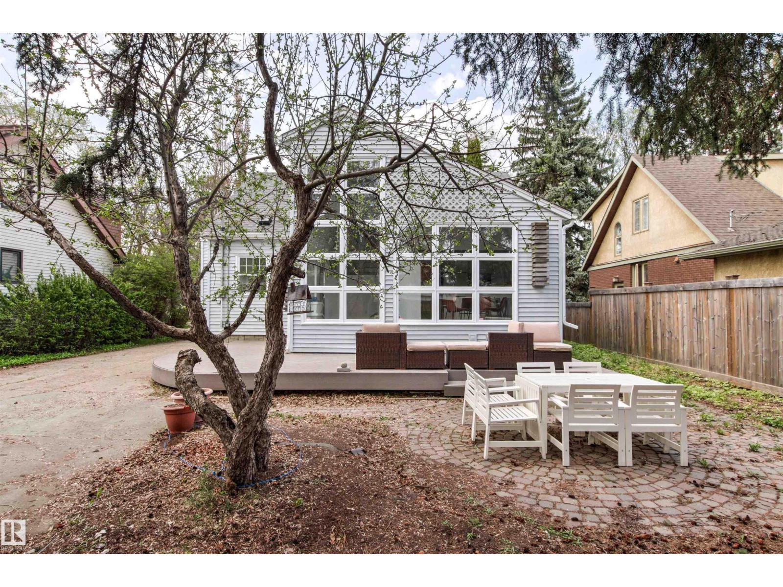 11415 73 AV NW - 45