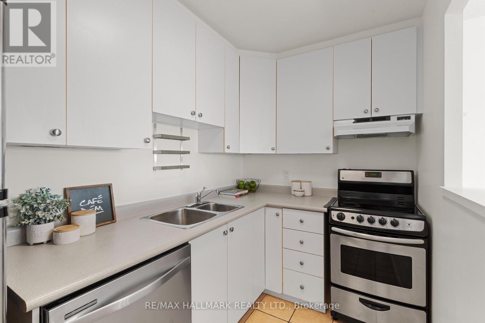 #1506 914 YONGE STREET - 16