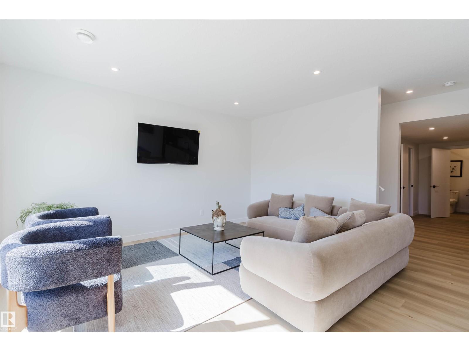 211 EDGEMONT GR NW - 52