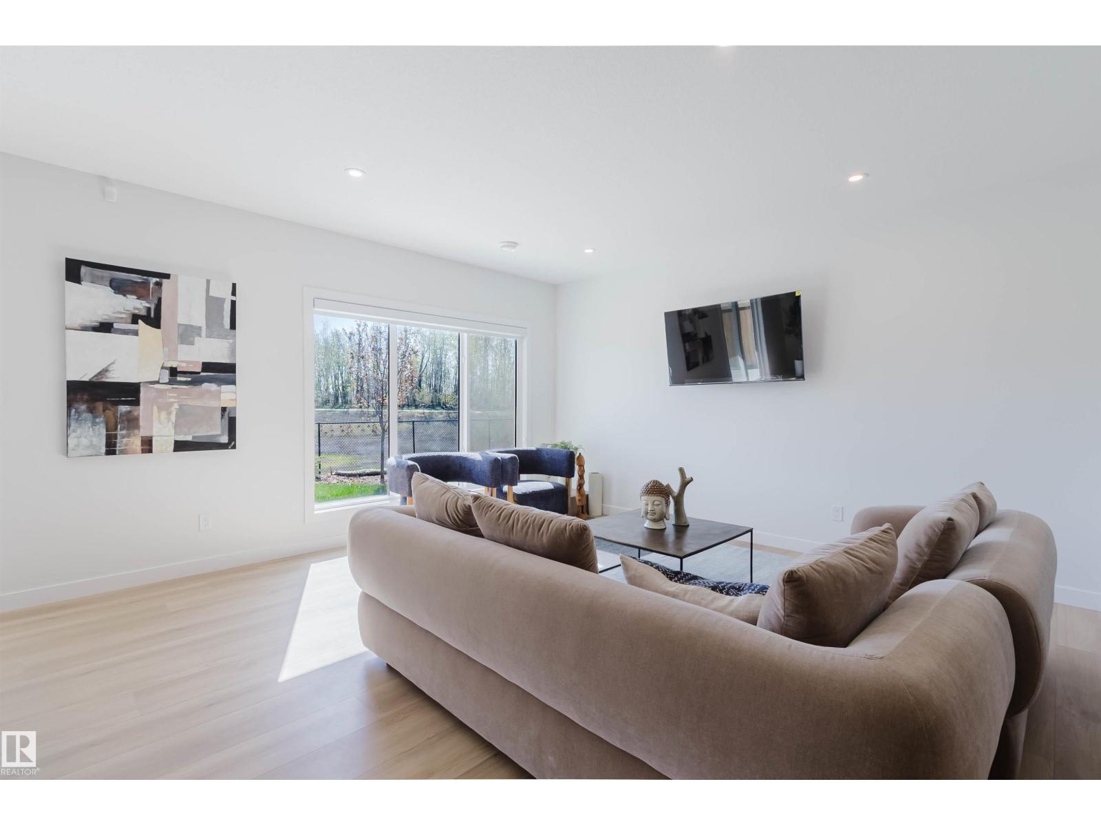 211 EDGEMONT GR NW - 53