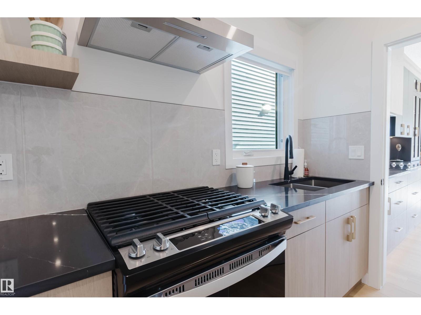 211 EDGEMONT GR NW - 7
