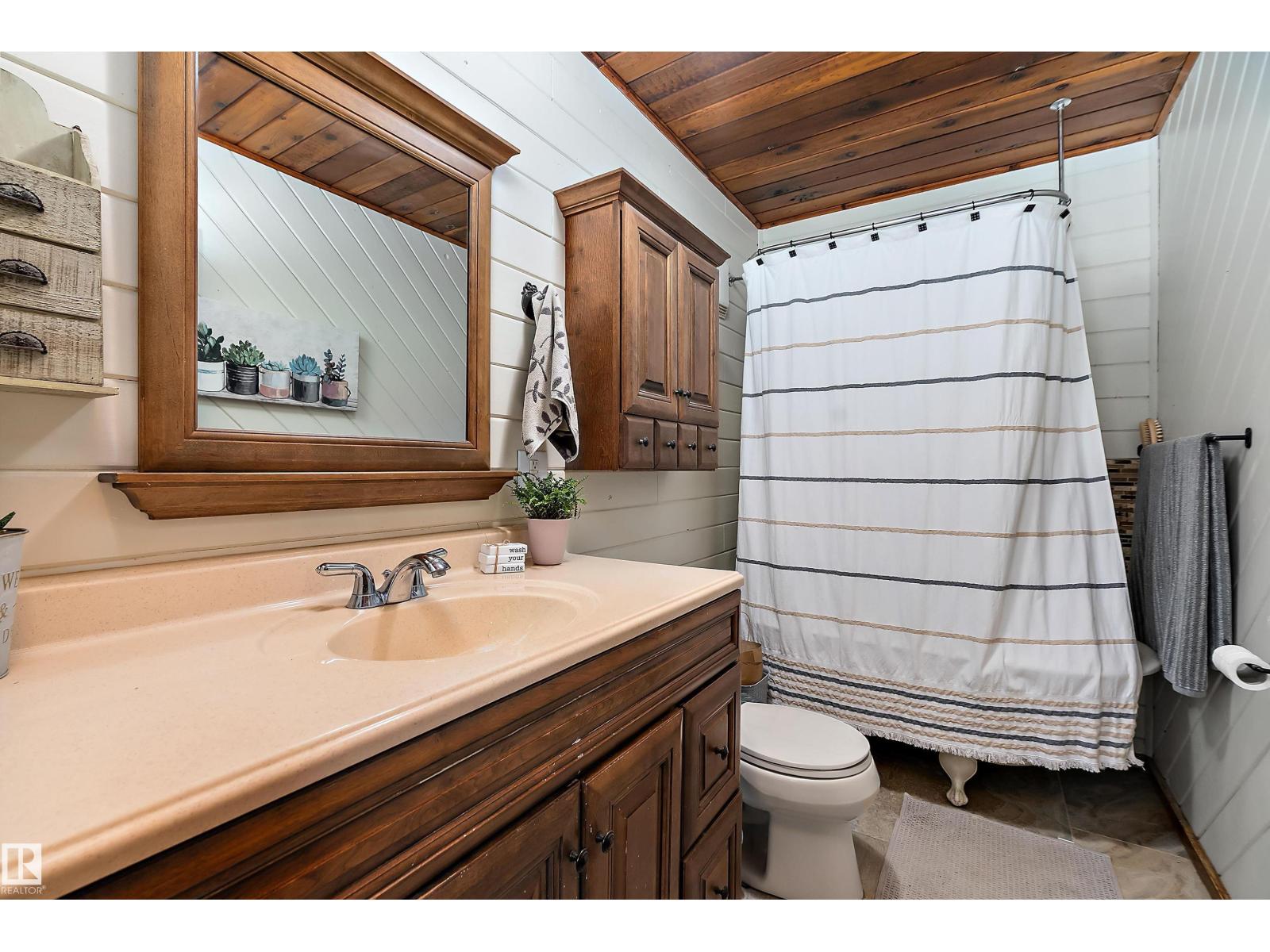 21056 TWP ROAD 465 — photo 16