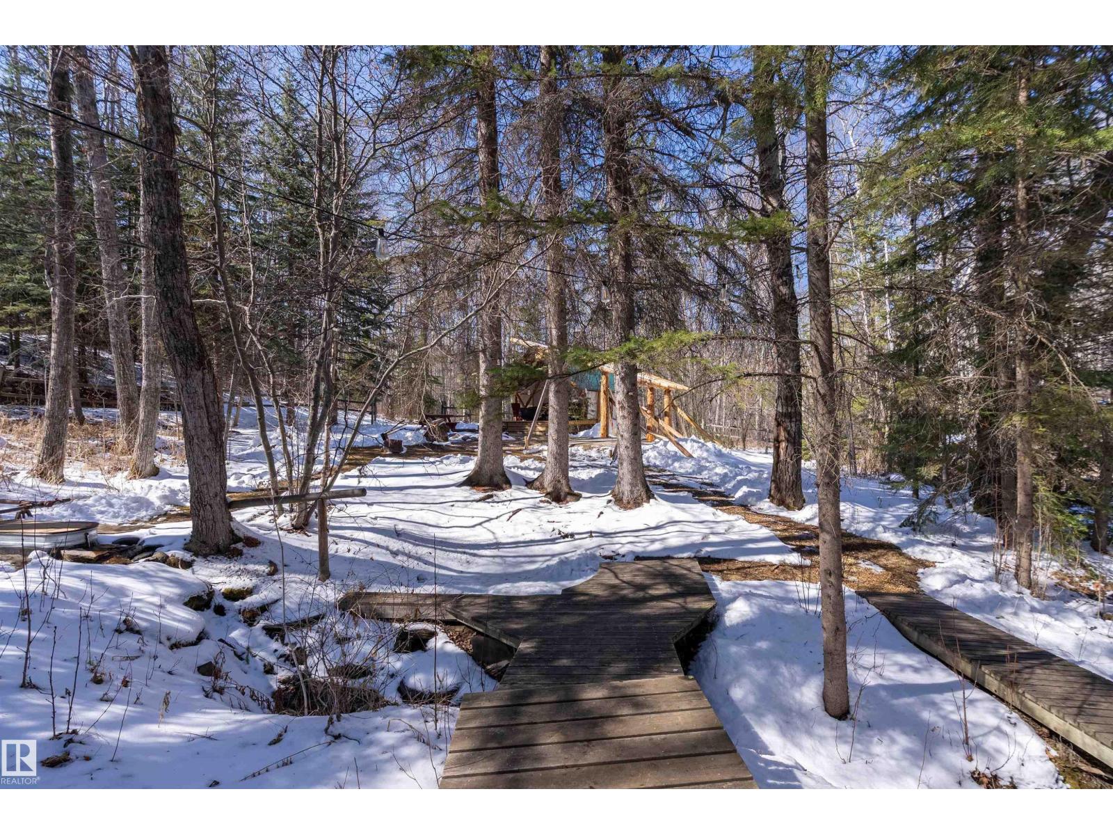 21056 TWP ROAD 465 — photo 37