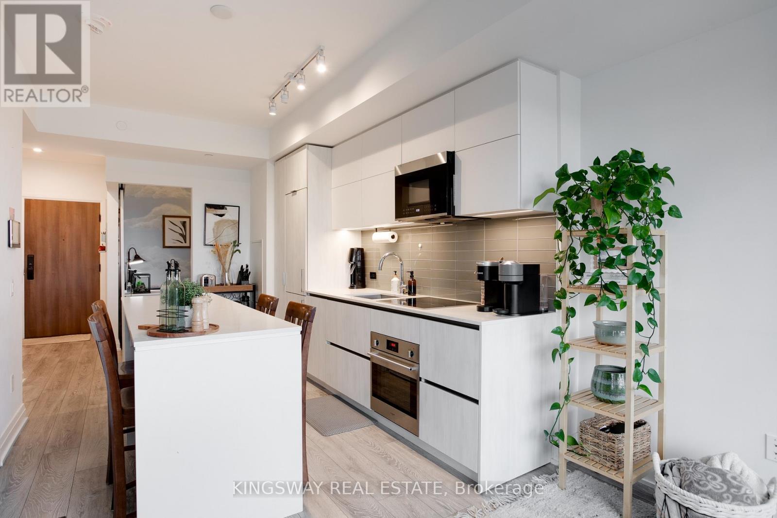 #910 21 PARK STREET - 11