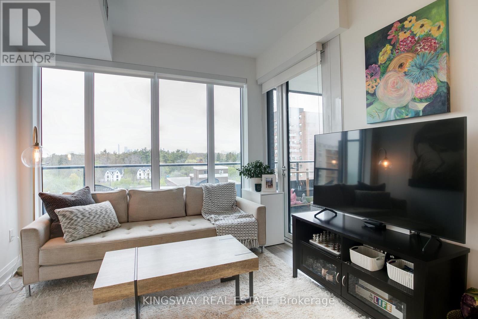 #910 21 PARK STREET - 12