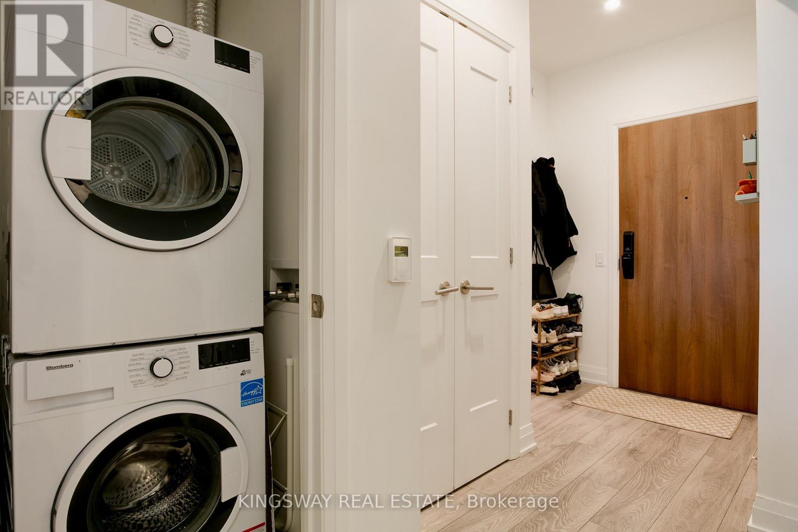 #910 21 PARK STREET - Image 3