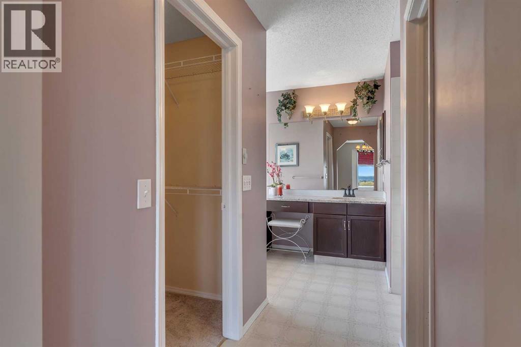 271 Arbour Lake Way NW - 31