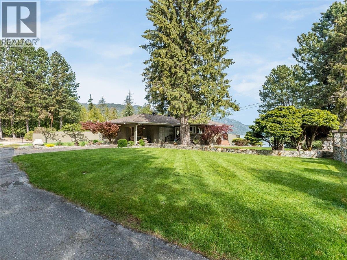 100 Sandner Road, Christina Lake