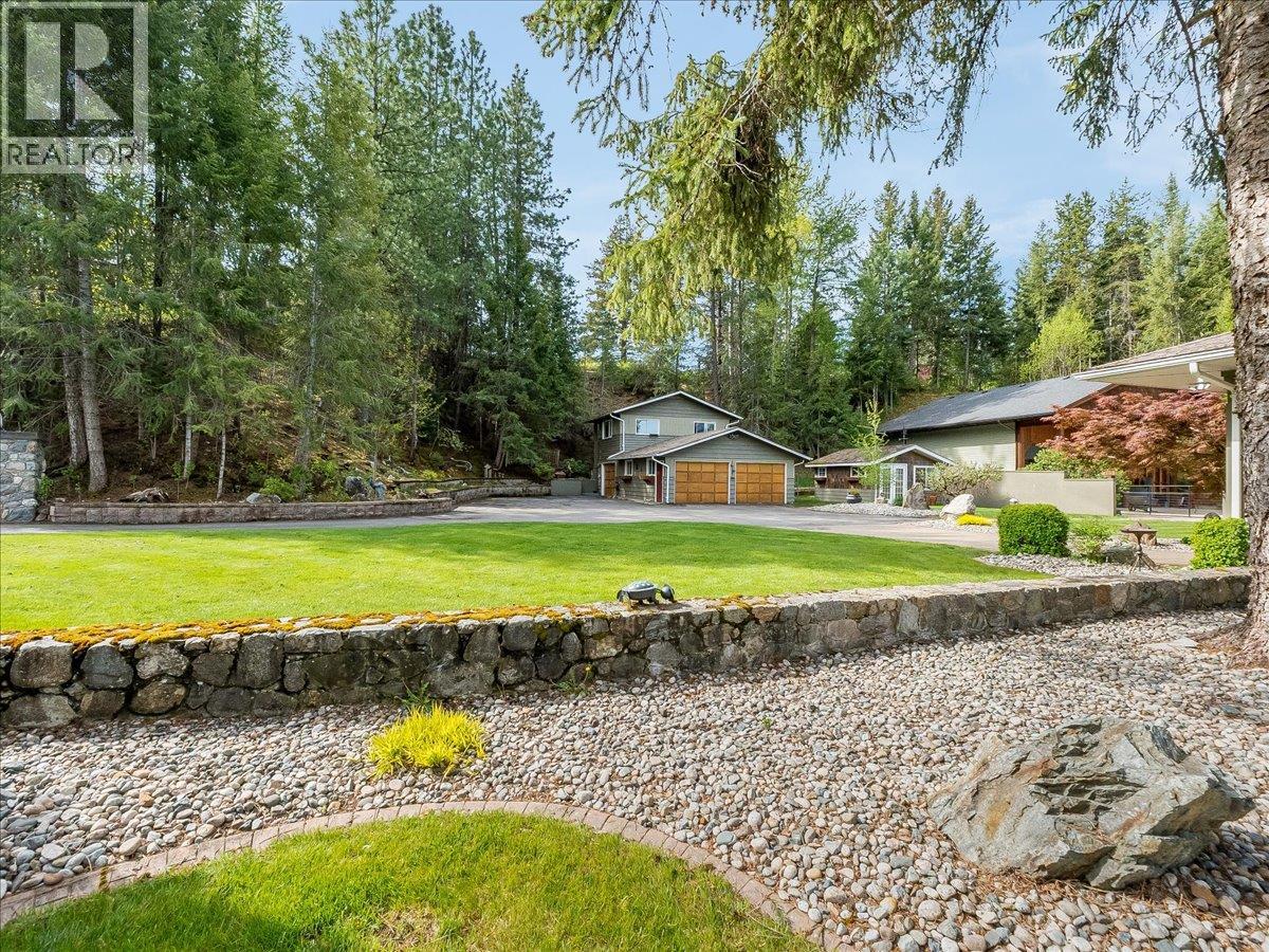 100 Sandner Road, Christina Lake