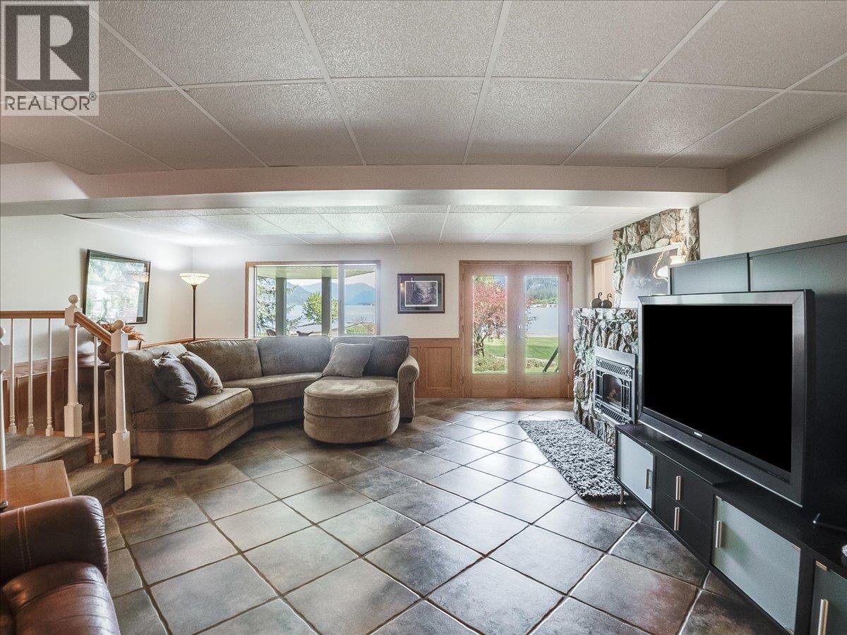 100 Sandner Road, Christina Lake