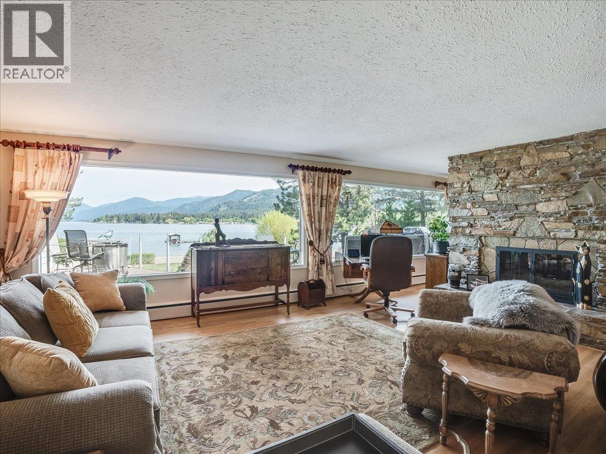 100 Sandner Road, Christina Lake