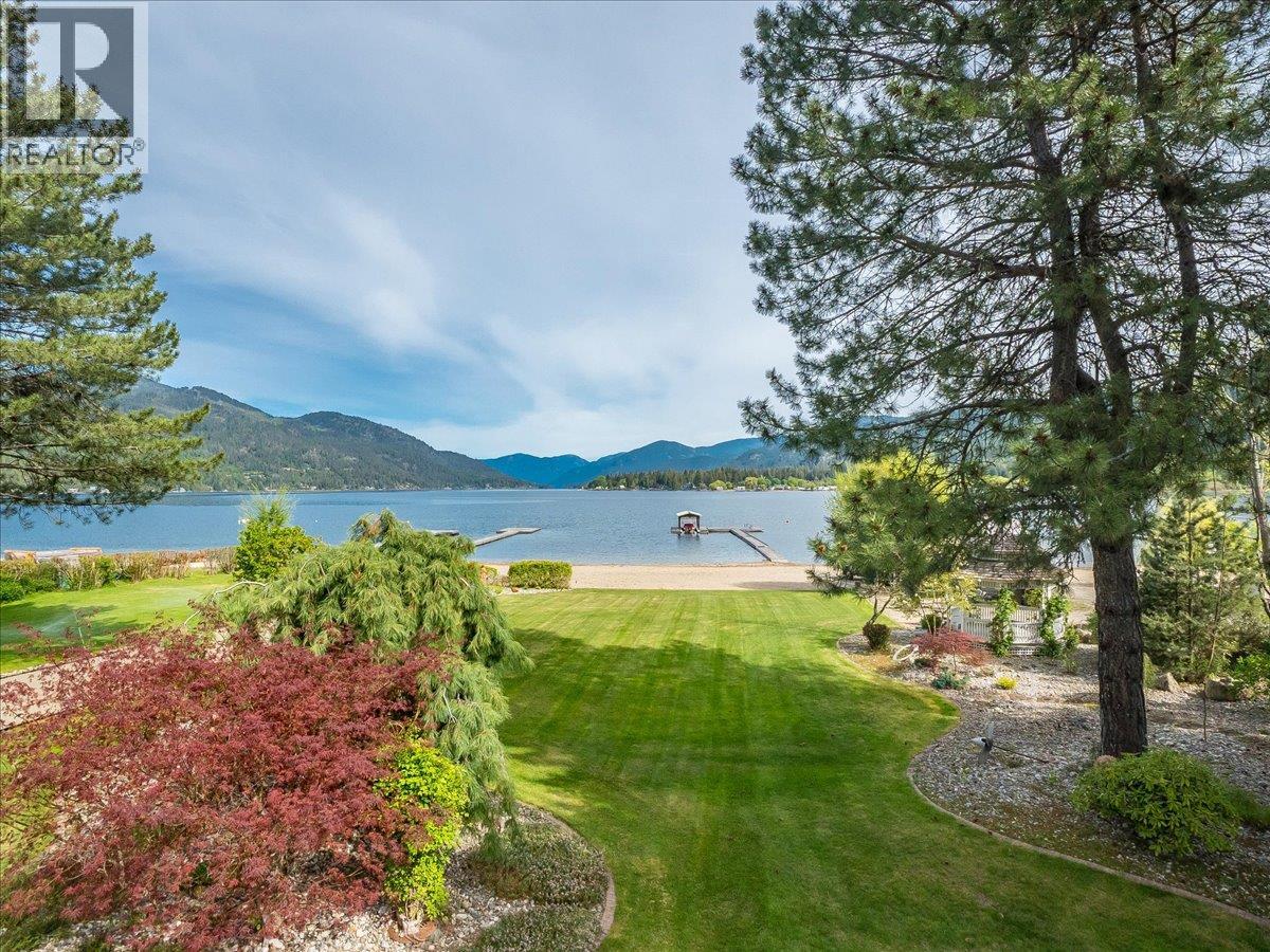 100 Sandner Road, Christina Lake