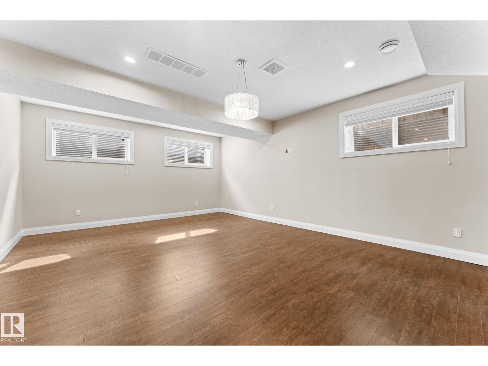 16543 132 ST NW - 53