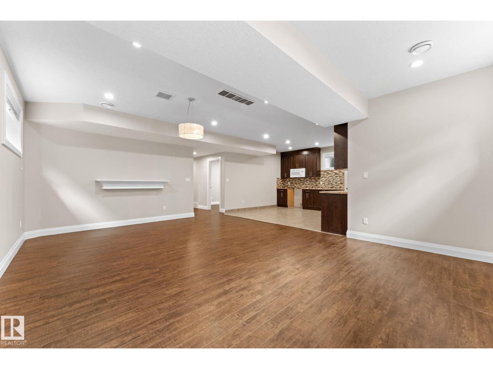 16543 132 ST NW - 54